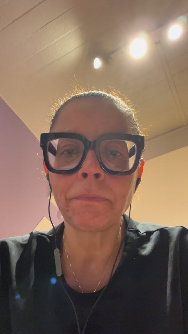 Maybe you saw in my stories that I had a workout session this morning. 
At the end I had a reaction some would call a breakdown. 
I call it a breakthrough. 
Never in a million years would I record myself like this. 
Or share it publicly. 
But I have made a commitment to #messengers2025 to share with authenticity and honesty. 
I’m honouring this commitment. 
If I want more honesty on social media it starts with my honesty. 
This is what the honest truth about sorrow and working yourself through it looks like. 
You have some moments where life goes on as usual. And some moments like this one. 
Thanks @thecoachmike for holding my space today 🙏🏽❣️

#messengers2025 15/28 #selfhealers #sorrow