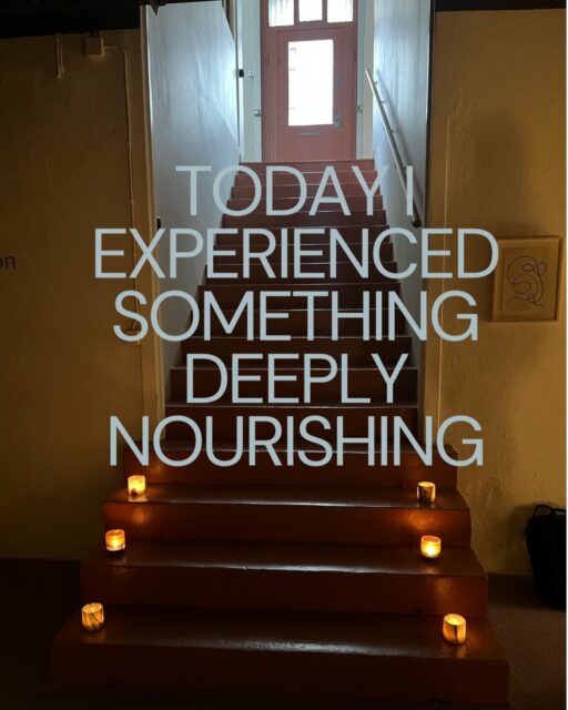 امروز تجربهای عمیقاً تغذیهکننده در استودیو @ayam.studio داشتم. مراسمی برای سوگ، موسیقیای که به جاهایی نفوذ کرد که واژهها به آن نمیرسند، و بازتنظیمی آرام برای سیستم عصبی که به بدنم یادآوری کرد میتواند رها شود و نرم بگیرد. فضایی بود برای احساس کردن، برای رها کردن، و برای در آغوش گرفته شدن؛ بیآنکه نیازی به توضیح باشد.بینهایت سپاسگزارم از انسانهایی که این فضا را با سخاوت، حضور، و شفقت نگه داشتند و انرژیشان را بیهیچ تلاشی و بیچشمداشت پیشکش کردند. سپاس برای مراقبت، برای گوش سپردن، و برای شاهد بودن؛ و برای یادآوری این حقیقت که قرار نیست همهچیز را تنها به دوش بکشیم. این تجربه با من خواهد ماند 🤍 #freedomforiran💚🤍❤️ #gratitude #grief #selfhealers