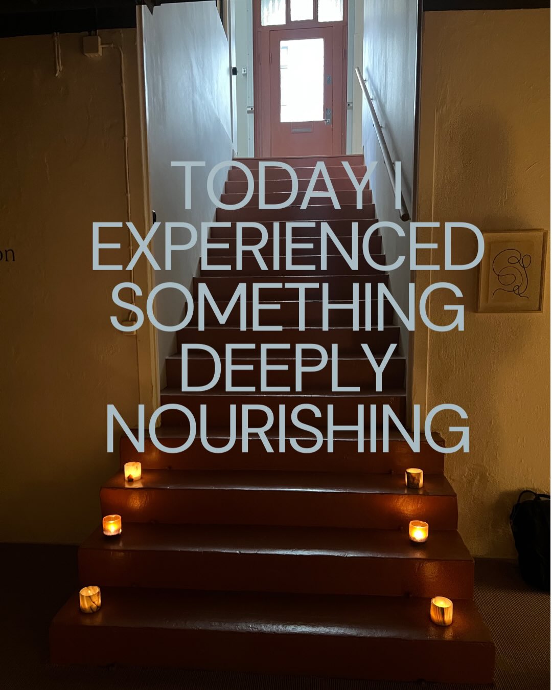 امروز تجربه‌ای عمیقاً تغذیه‌کننده در استودیو @ayam.studio داشتم. مراسمی برای سوگ، موسیقی‌ای که به جاهایی نفوذ کرد که واژه‌ها به آن نمی‌رسند، و بازتنظیمی آرام برای سیستم عصبی که به بدنم یادآوری کرد می‌تواند رها شود و نرم بگیرد. فضایی بود برای احساس کردن، برای رها کردن، و برای در آغوش گرفته شدن؛ بی‌آنکه نیازی به توضیح باشد.
بی‌نهایت سپاسگزارم از انسان‌هایی که این فضا را با سخاوت، حضور، و شفقت نگه داشتند و انرژی‌شان را بی‌هیچ تلاشی و بی‌چشم‌داشت پیشکش کردند. 
سپاس برای مراقبت، برای گوش سپردن، و برای شاهد بودن؛ و برای یادآوری این حقیقت که قرار نیست همه‌چیز را تنها به دوش بکشیم. این تجربه با من خواهد ماند 🤍 #freedomforiran💚🤍❤️ #gratitude #grief #selfhealers